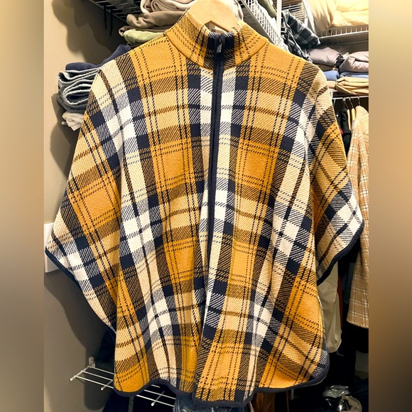 Gorgeous Plaid Jones New York Poncho - Picture 1 of 7